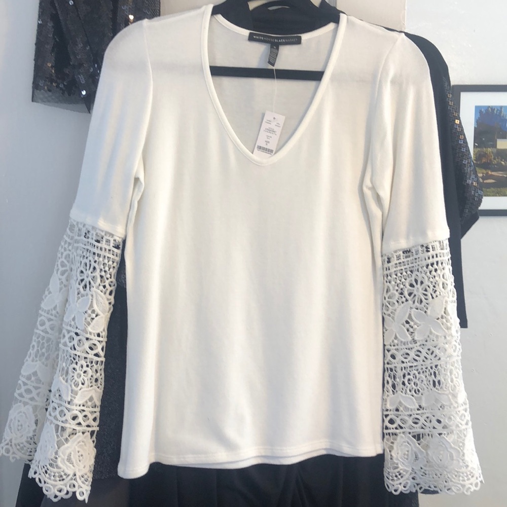 Women’s small V-neck lightweight sweater